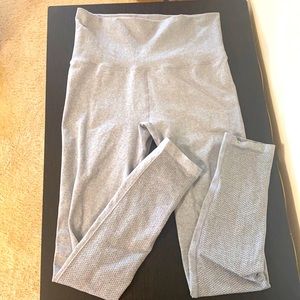Naturyl by NBK Fit Leggings in Smoke